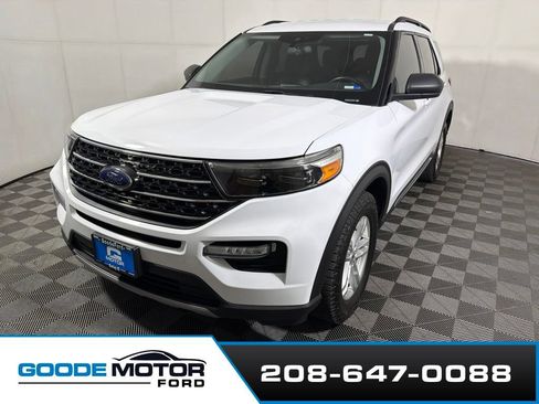 Used 2020 Ford Explorer XLT w/ Equipment Group 202A AWD/4WD image 4