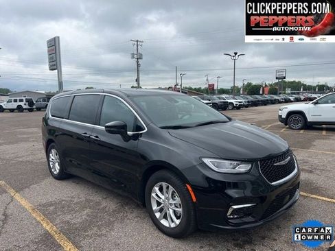 Used 2026 Chrysler Pacifica Select FWD image 8