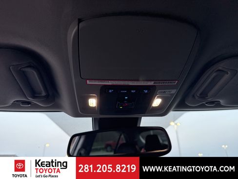 Used 2023 Toyota Camry XSE FWD image 21