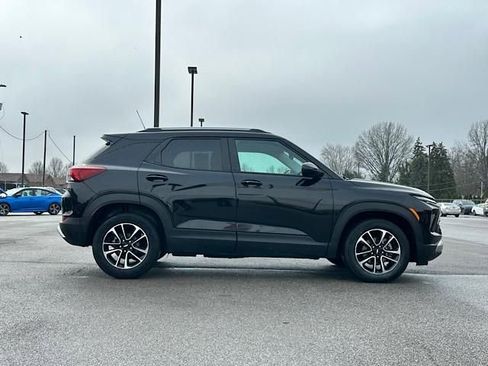 Used 2025 Chevrolet TrailBlazer LT image 9