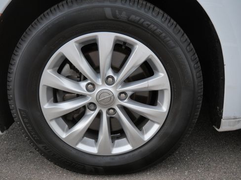 Used 2018 Chrysler Pacifica Touring-L Plus FWD image 15