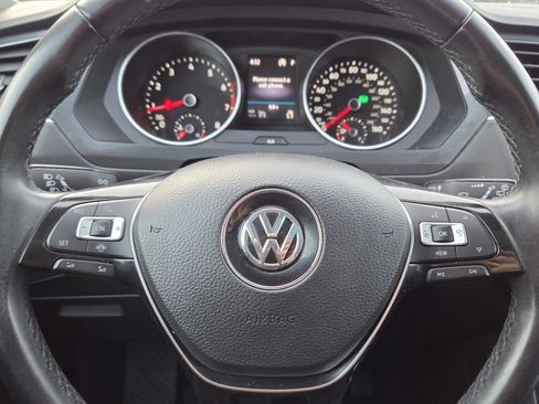 Used 2019 Volkswagen Tiguan SE w/ Panoramic Sunroof Package image 15
