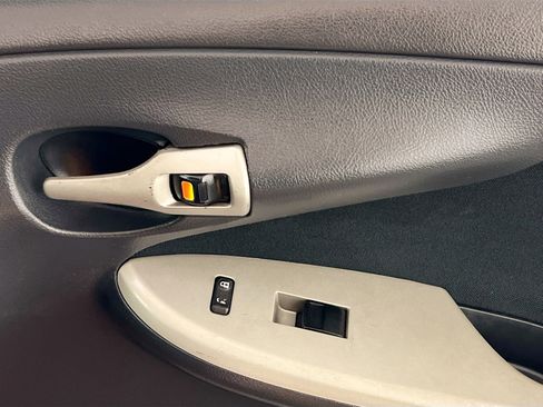 Used 2013 Toyota Corolla S FWD image 31
