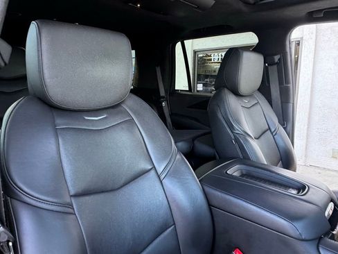 Used 2018 Cadillac Escalade Platinum image 34