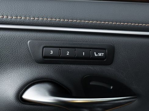 Used 2023 Lexus ES 300h Ultra Luxury image 16