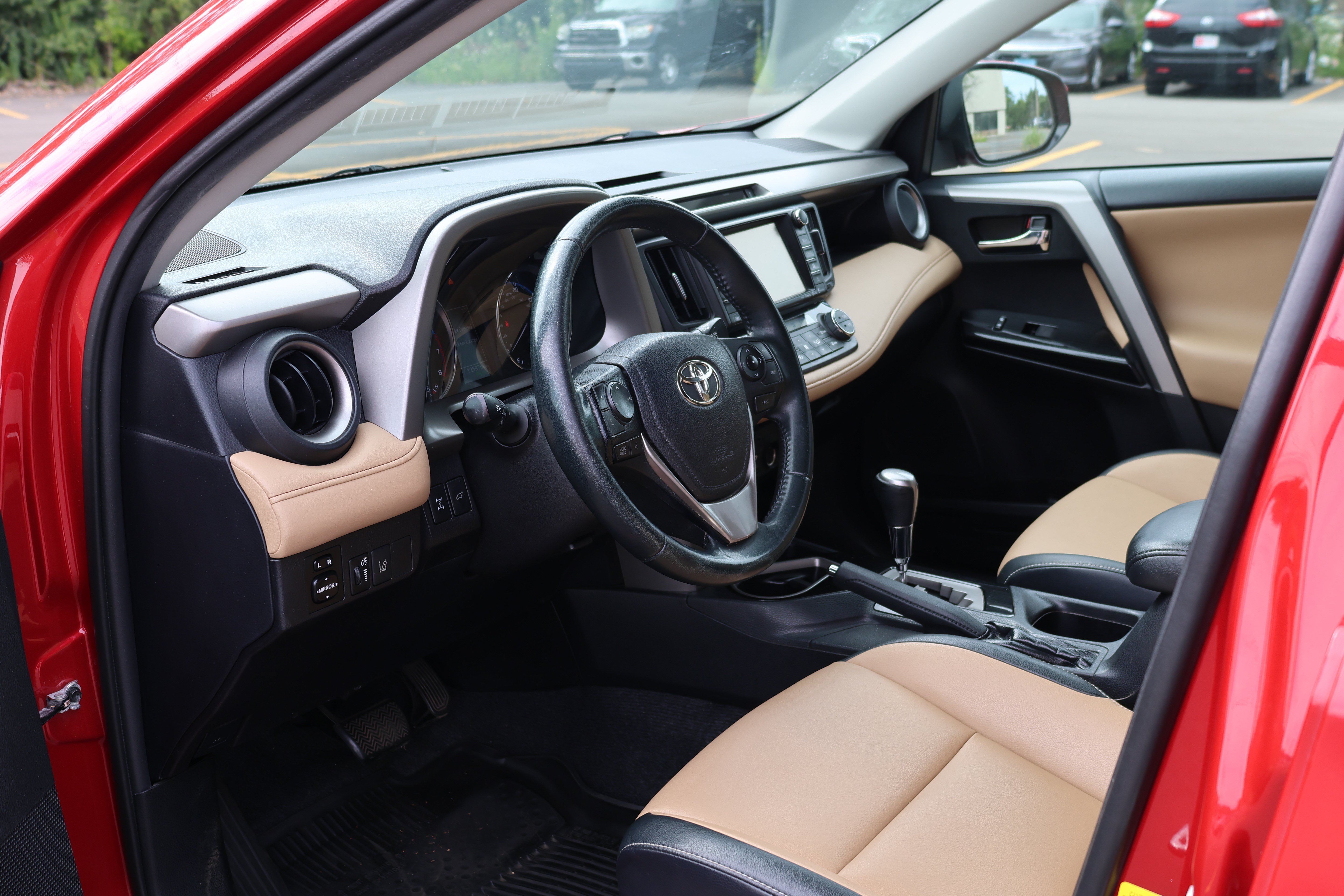 Used 2016 Toyota RAV4 Limited AWD/4WD image 19