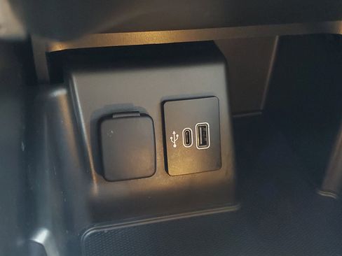 Used 2025 Ford Explorer Active RWD image 10