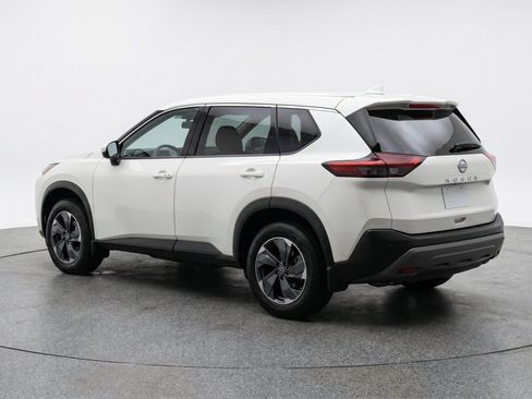 Used 2025 Nissan Rogue SV FWD image 6