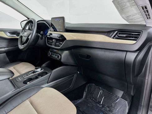 Used 2022 Ford Escape Titanium w/ Titanium Premium Package FWD image 30