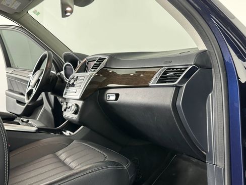 Used 2015 Mercedes-Benz GL 450 4MATIC image 43