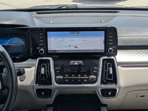 Used 2023 Kia Sorento SX Prestige w/ Panoramic Sunroof Package AWD/4WD image 18