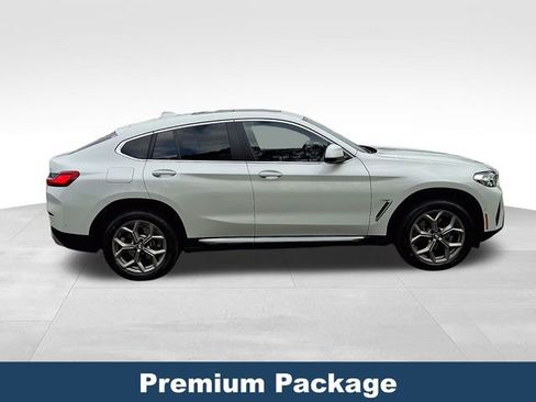 Used 2025 BMW X4 xDrive30i image 9