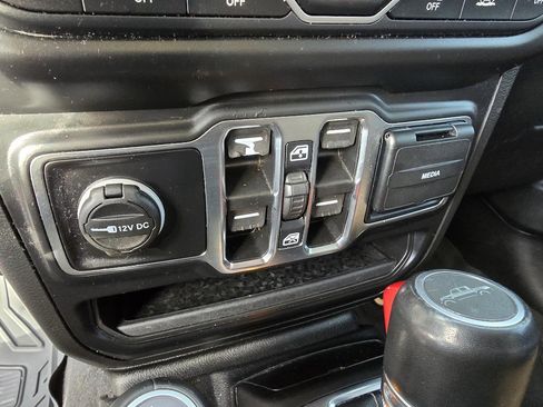 Used 2021 Jeep Gladiator Overland w/ Popular Equipment Package image 22