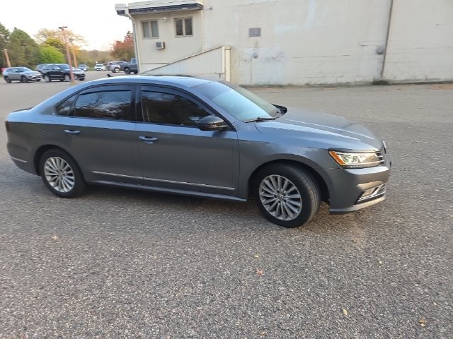Used 2017 Volkswagen Passat 1.8T SEL Premium FWD image 17