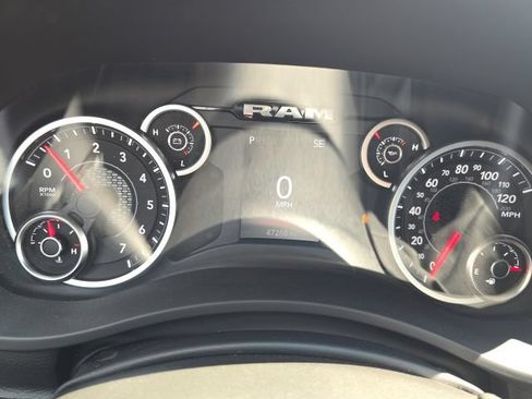 Certified 2026 RAM 2500 Big Horn AWD/4WD image 13