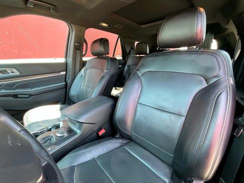 Used 2016 Ford Explorer Limited w/ Equipment Group 301A AWD/4WD image 10