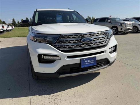 Certified 2022 Ford Explorer Limited w/ Equipment Group 301A image 8