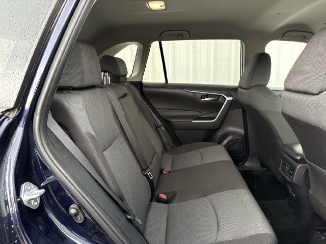 Used 2025 Toyota RAV4 XLE AWD/4WD image 34
