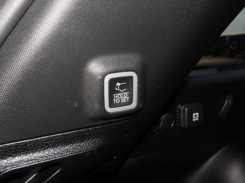 Used 2023 Jeep Grand Cherokee Altitude AWD/4WD image 19