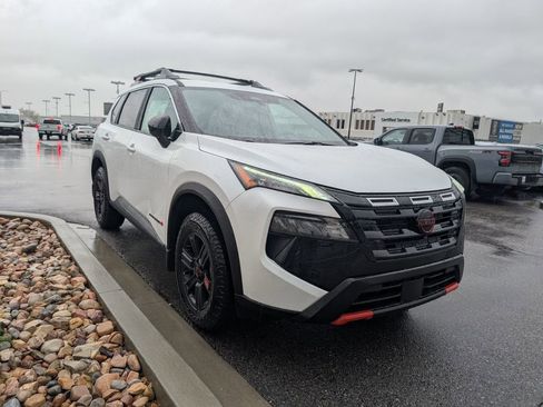 New 2026 Nissan Rogue SV image 3