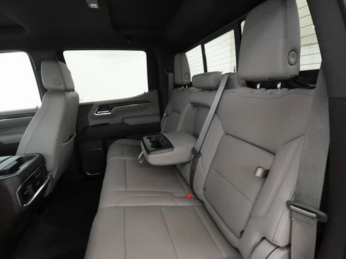 Used 2023 GMC Sierra 1500 SLT w/ SLT Premium Plus Package image 17