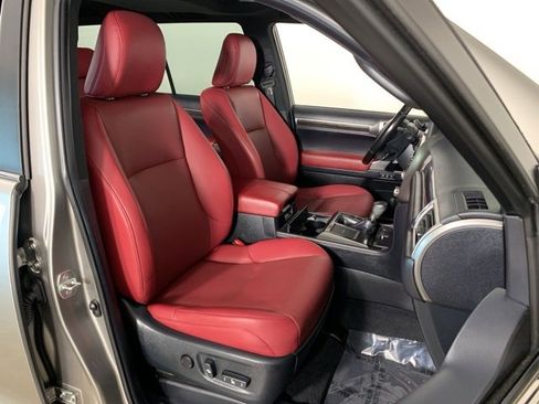 Used 2022 Lexus GX 460 Premium image 24