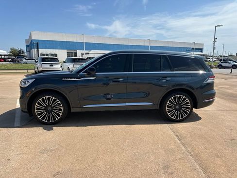 Used 2023 Lincoln Aviator Black Label w/ Dynamic Handling Package AWD/4WD image 2