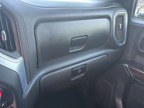 Used 2022 GMC Sierra 1500 SLT w/ SLT Premium Package AWD/4WD image 25