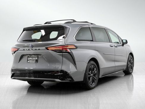 Used 2024 Toyota Sienna XSE w/ XSE Plus Package AWD/4WD image 5