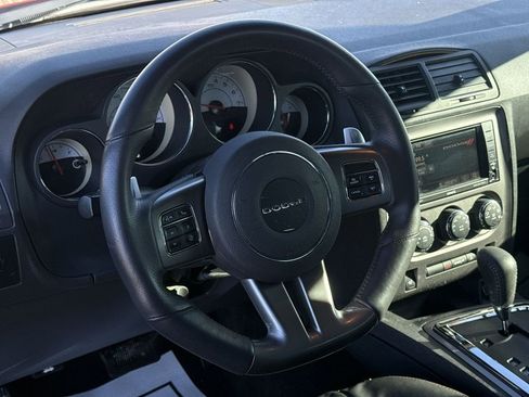 Used 2014 Dodge Challenger SXT image 16