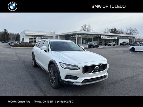 Used 2023 Volvo V90 B6 Cross Country Ultimate w/ Climate Package image 1