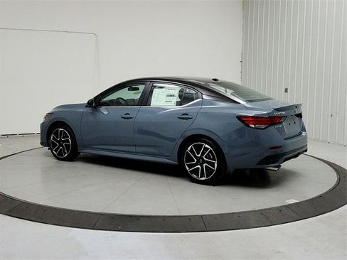 New 2025 Nissan Sentra SR image 5