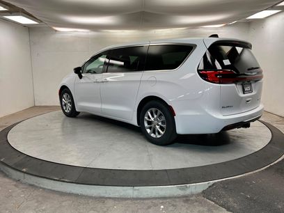 New 2026 Chrysler Pacifica Limited w/ Trailer Tow Group