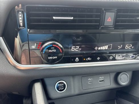 Used 2023 Nissan Rogue SV w/ SV Premium Package AWD/4WD image 33