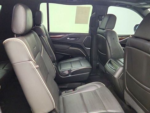 Used 2021 Cadillac Escalade ESV Premium Luxury w/ Performance Package AWD/4WD image 25