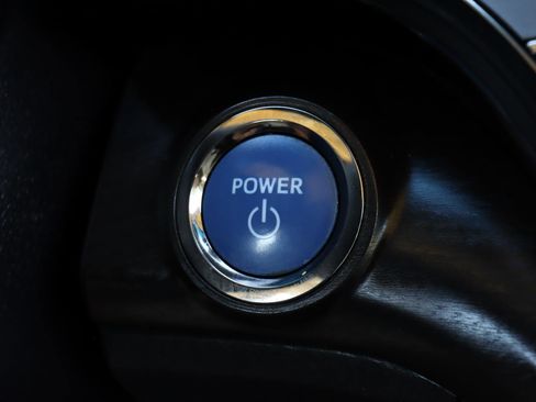 Used 2016 Toyota Avalon Limited image 18