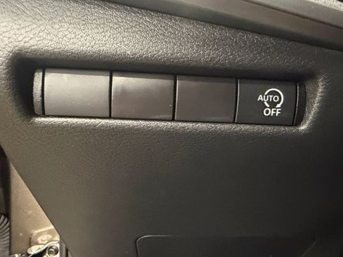 Used 2025 Nissan Kicks SV w/ Charging Package FWD image 24
