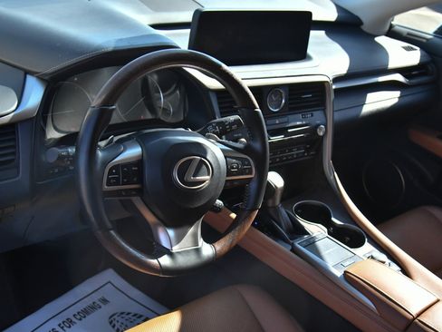 Used 2022 Lexus RX 350L FWD w/ Premium Package image 17