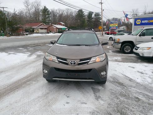 Used 2013 Toyota RAV4 XLE image 3