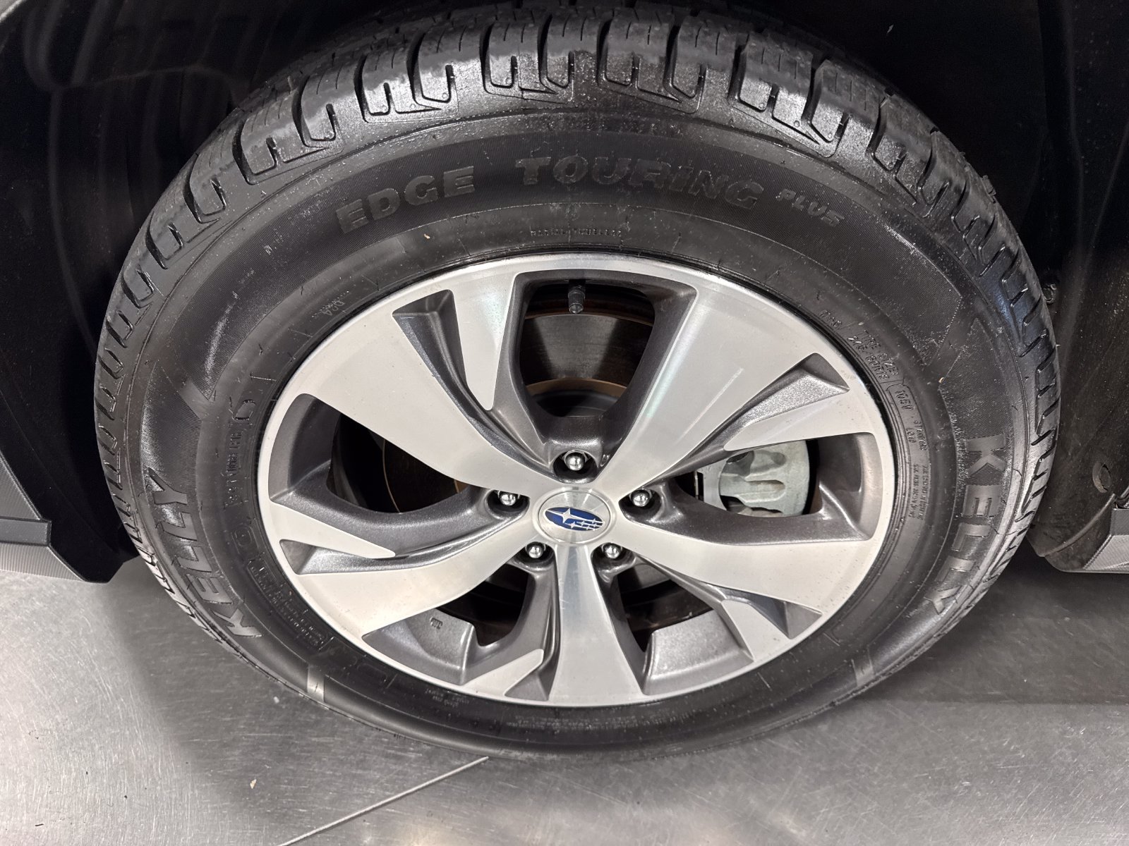 Used 2022 Subaru Ascent Premium w/ Convenience Package AWD/4WD image 2