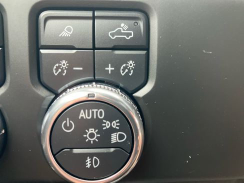 Used 2025 GMC Sierra 2500 AT4 w/ AT4 Preferred Package AWD/4WD image 17
