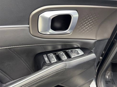 Used 2024 Kia Sorento SX image 32