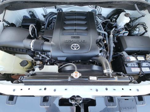 Used 2019 Toyota Tundra Platinum AWD/4WD image 29