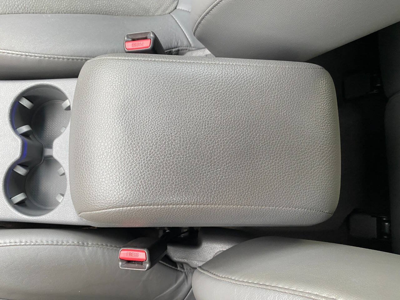 Used 2012 Hyundai Santa Fe SE AWD/4WD image 18
