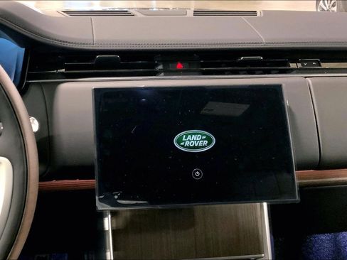 New 2026 Land Rover Range Rover SE image 6