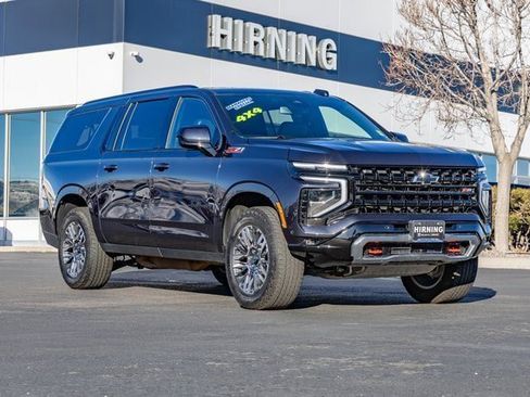 Used 2025 Chevrolet Suburban Z71 image 1