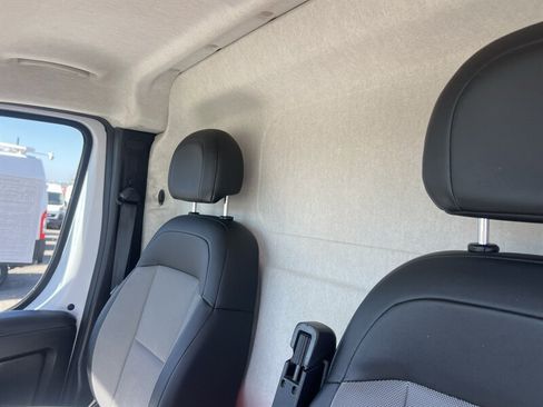 Used 2023 RAM ProMaster 2500 FWD image 13