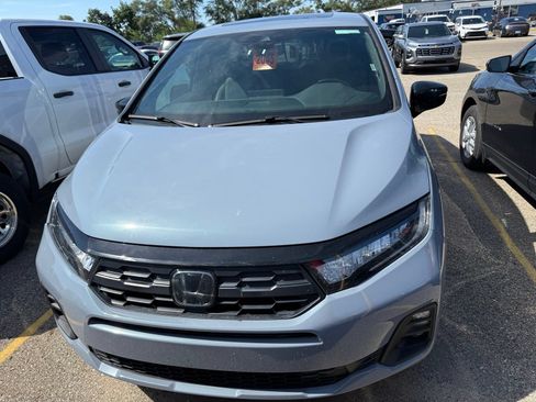 Used 2025 Honda Odyssey Sport-L image 6