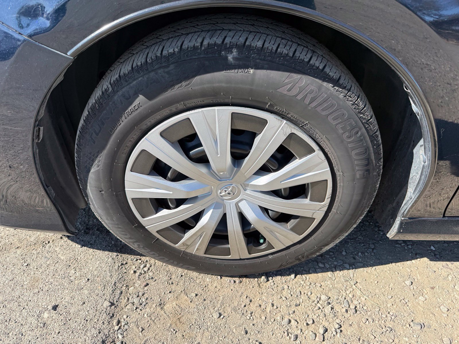 Used 2019 Toyota Camry LE w/ Audio Package FWD image 9