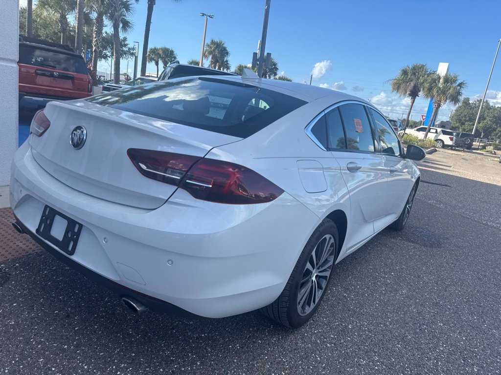 Used 2018 Buick Regal Essence w/ Driver Confidence Package #1 FWD image 28